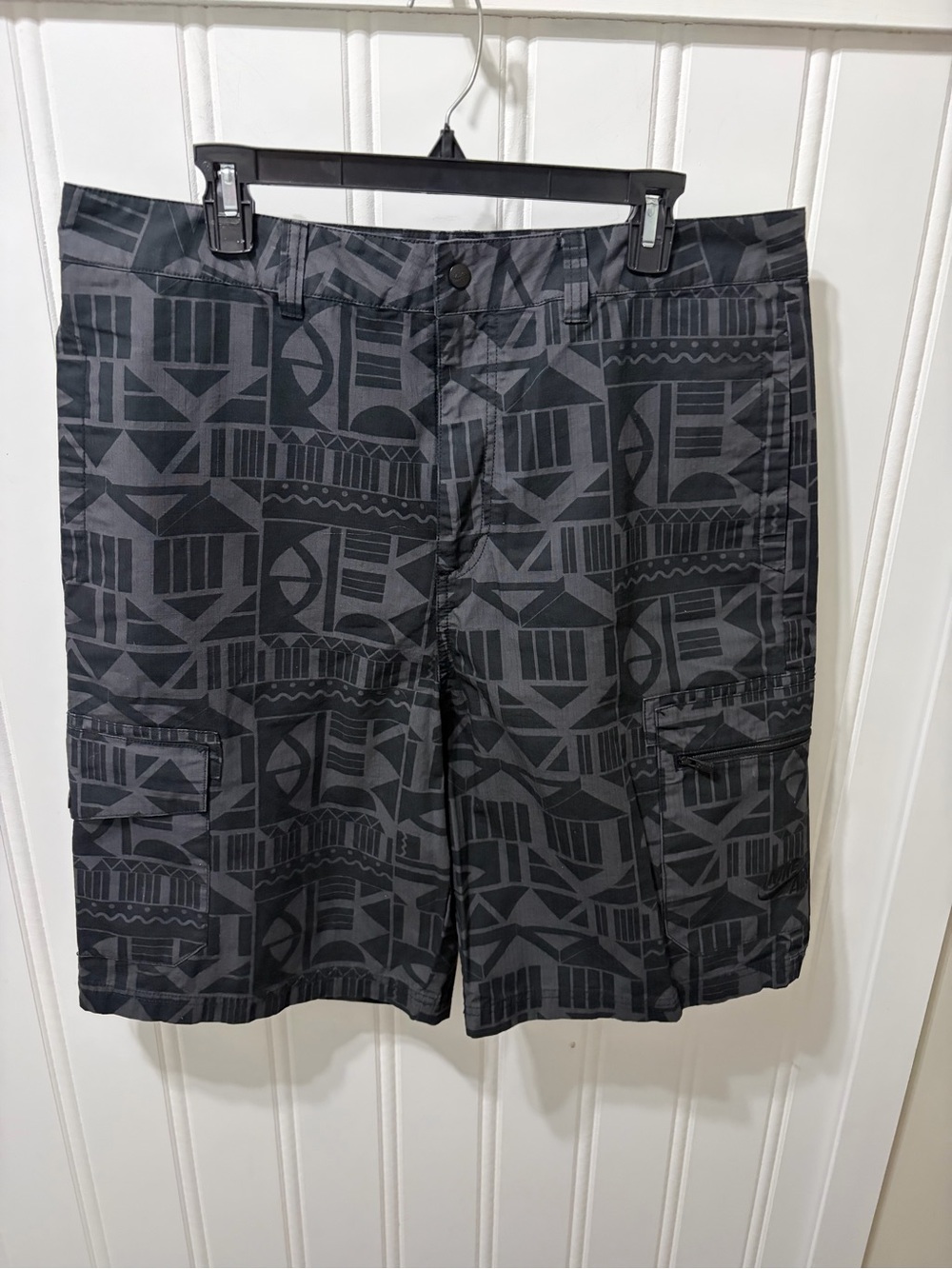 Nike 6th Man Woven Cargo Shorts Men's 36 Geometric Tribal Print Black Gray